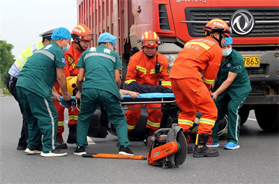 东辽沛县道路救援